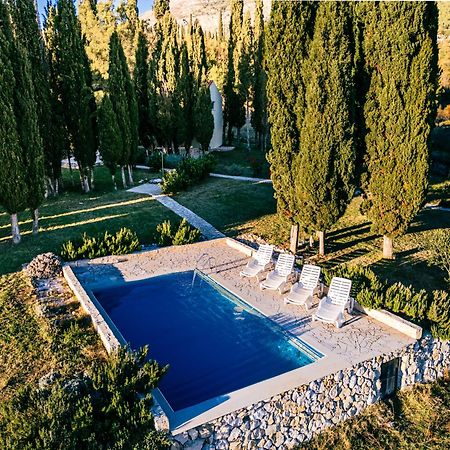 Country House Uros In Nature With Pool Lovorno Bagian luar foto