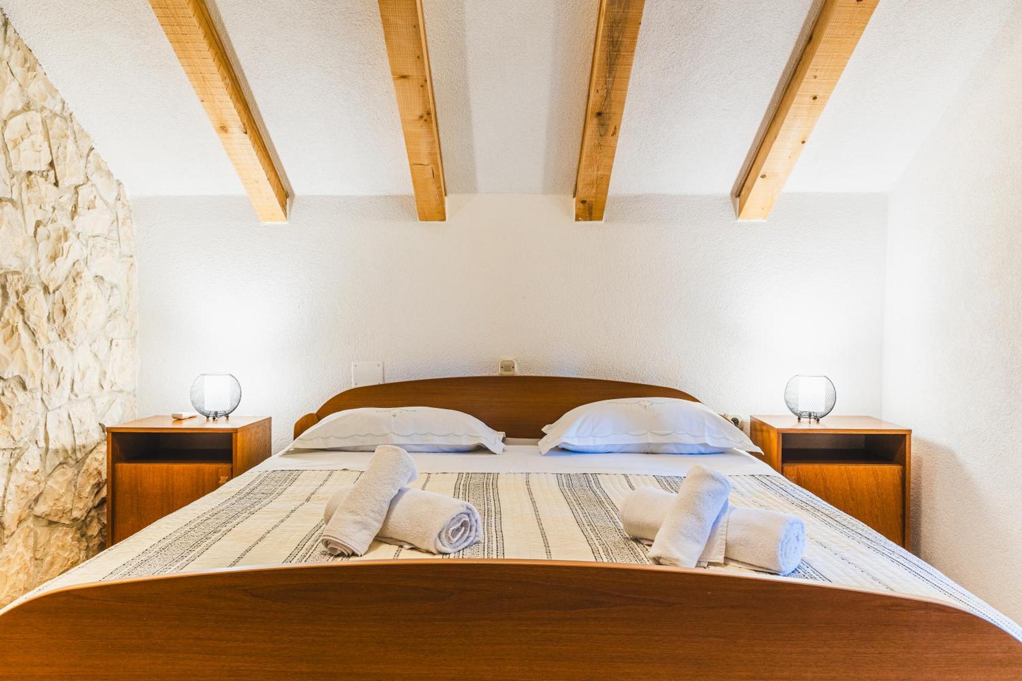 Country House Uros In Nature With Pool Lovorno Bagian luar foto