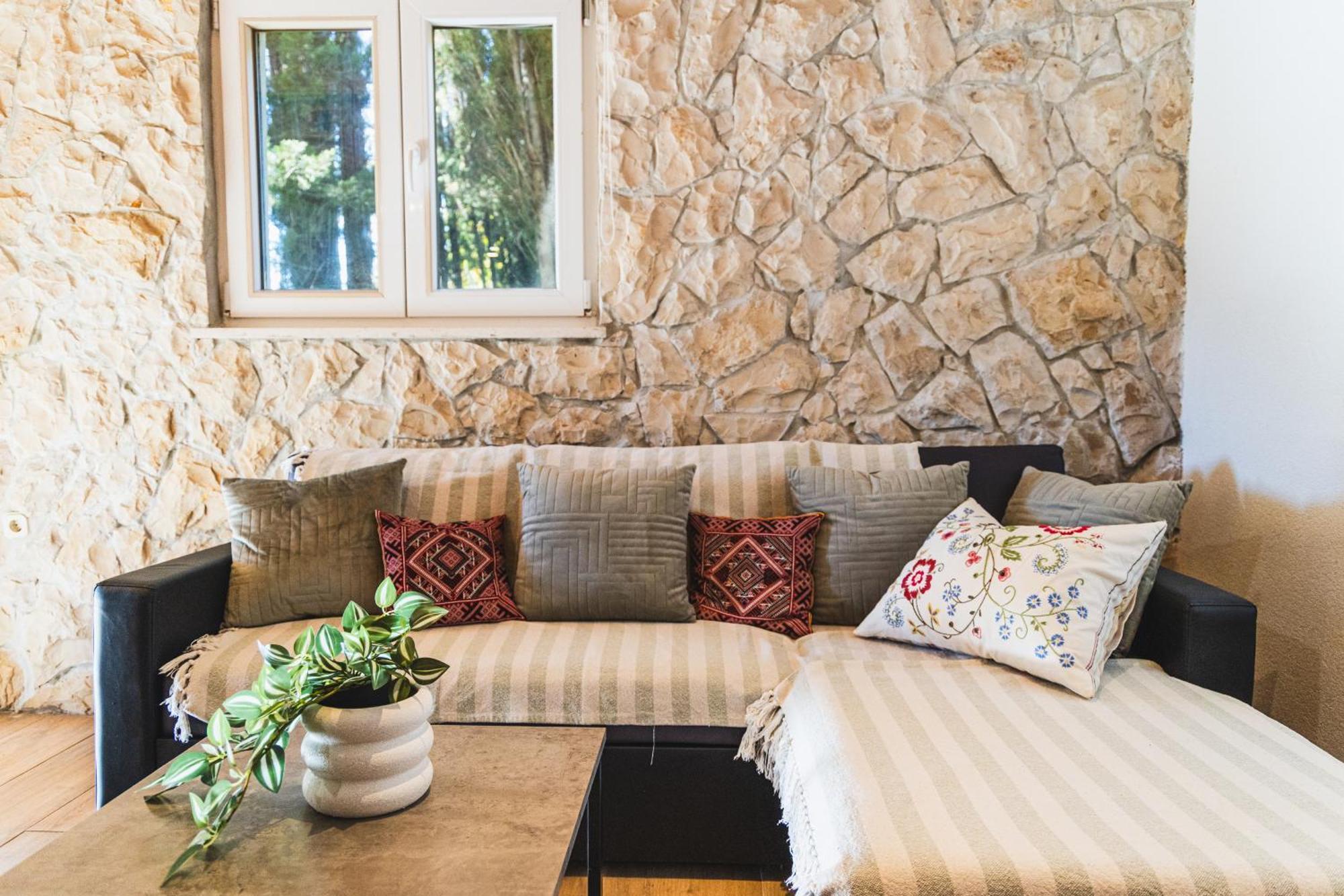 Country House Uros In Nature With Pool Lovorno Bagian luar foto