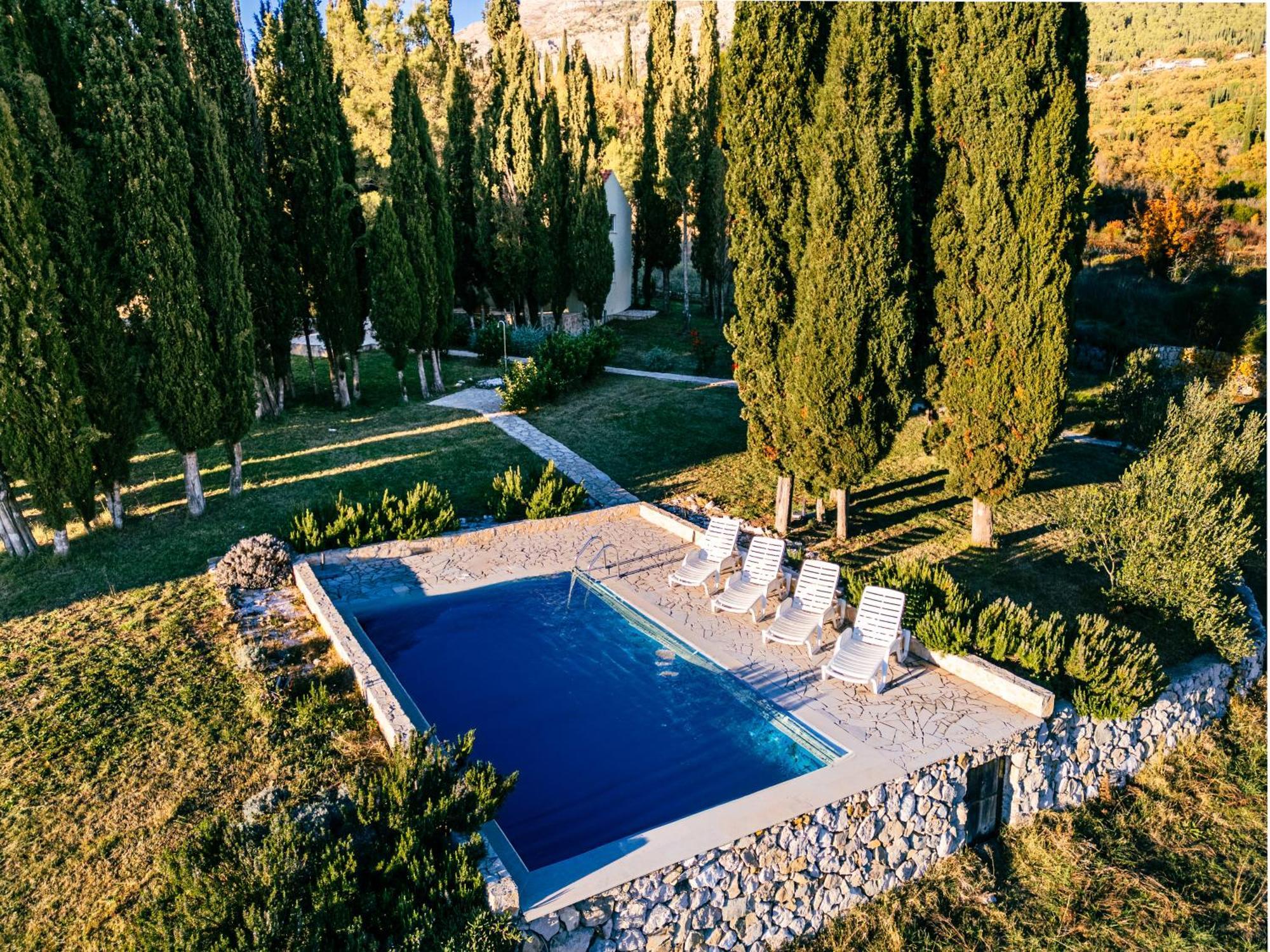 Country House Uros In Nature With Pool Lovorno Bagian luar foto