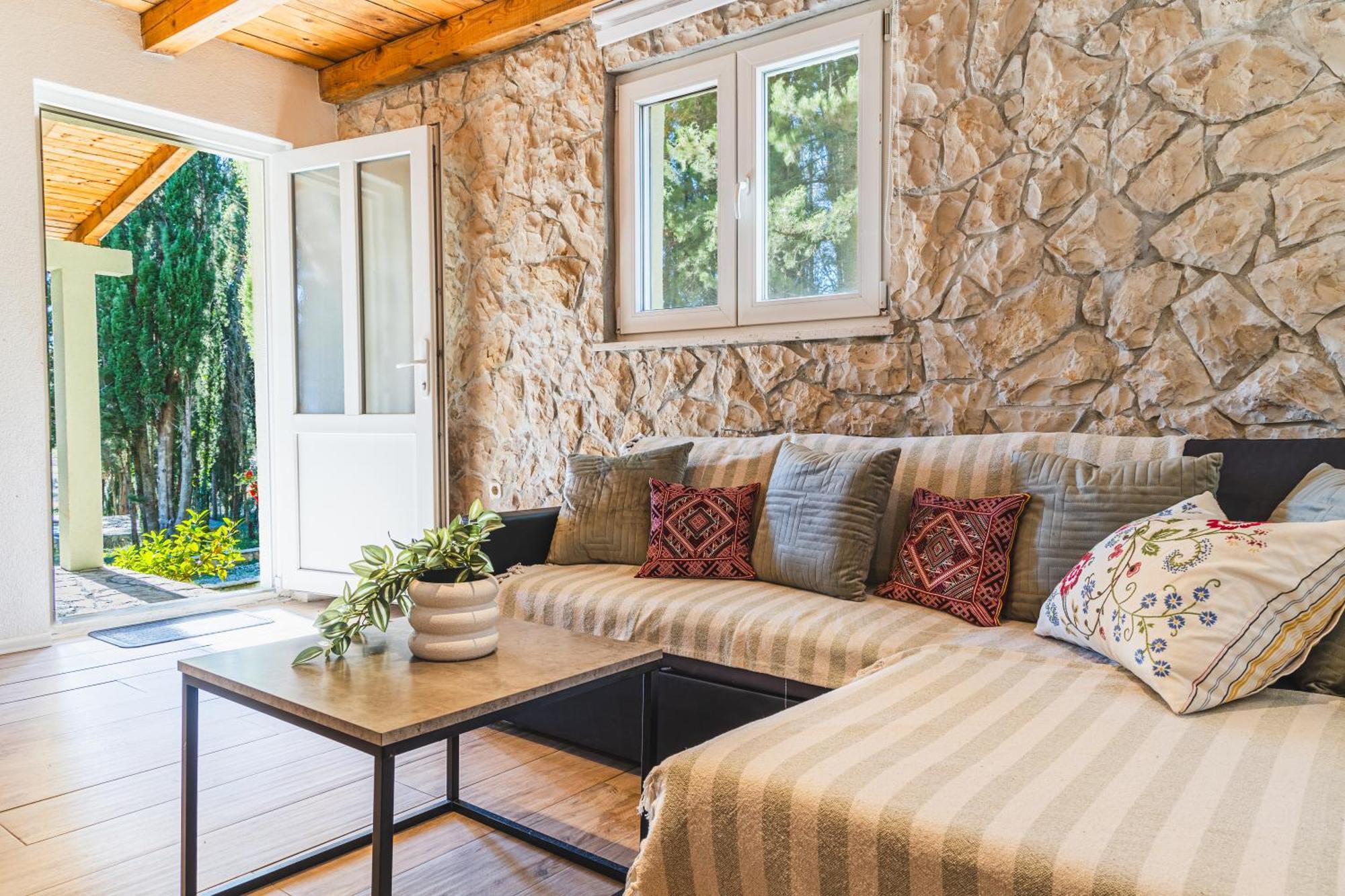 Country House Uros In Nature With Pool Lovorno Bagian luar foto