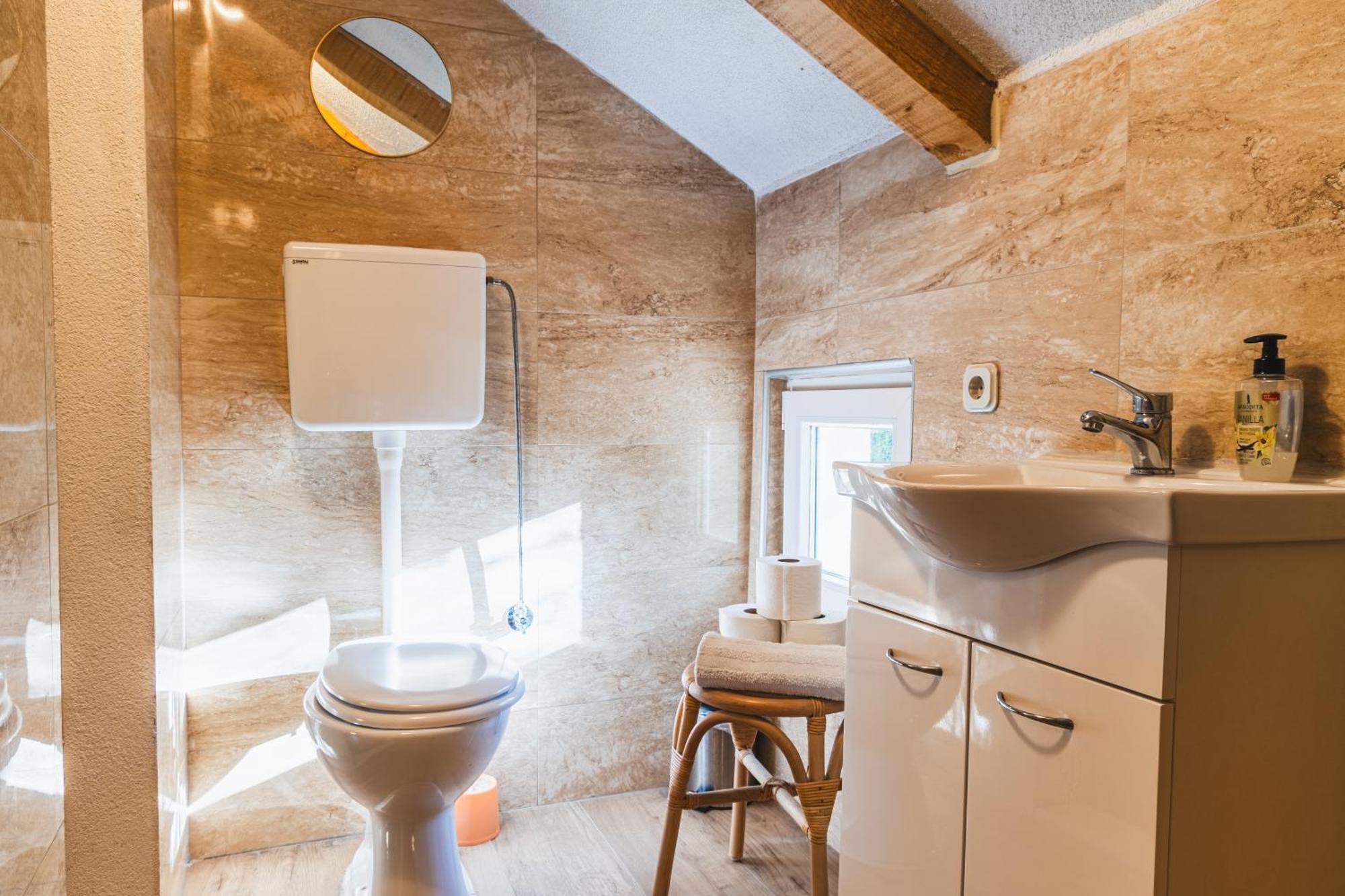Country House Uros In Nature With Pool Lovorno Bagian luar foto