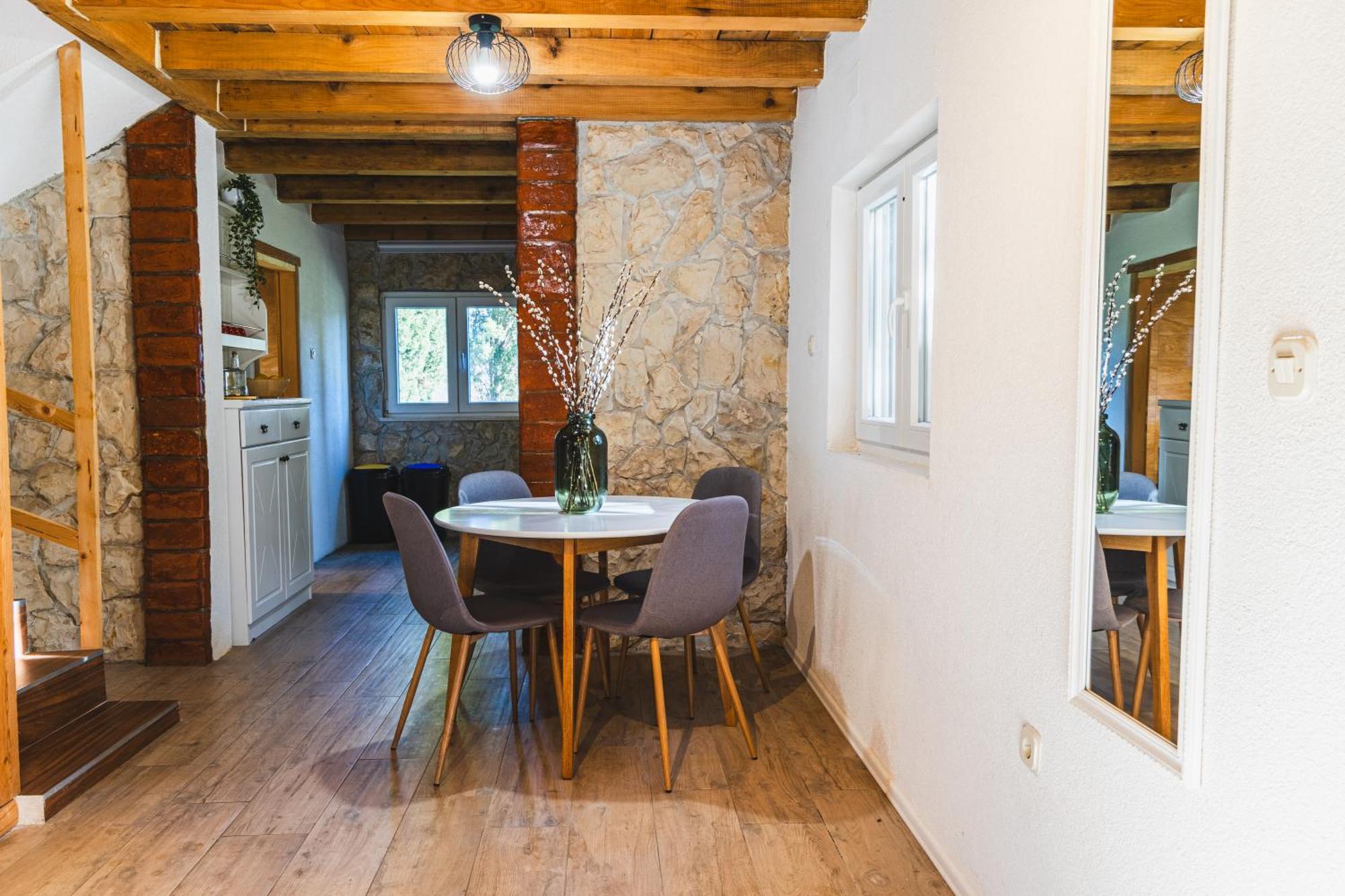 Country House Uros In Nature With Pool Lovorno Bagian luar foto