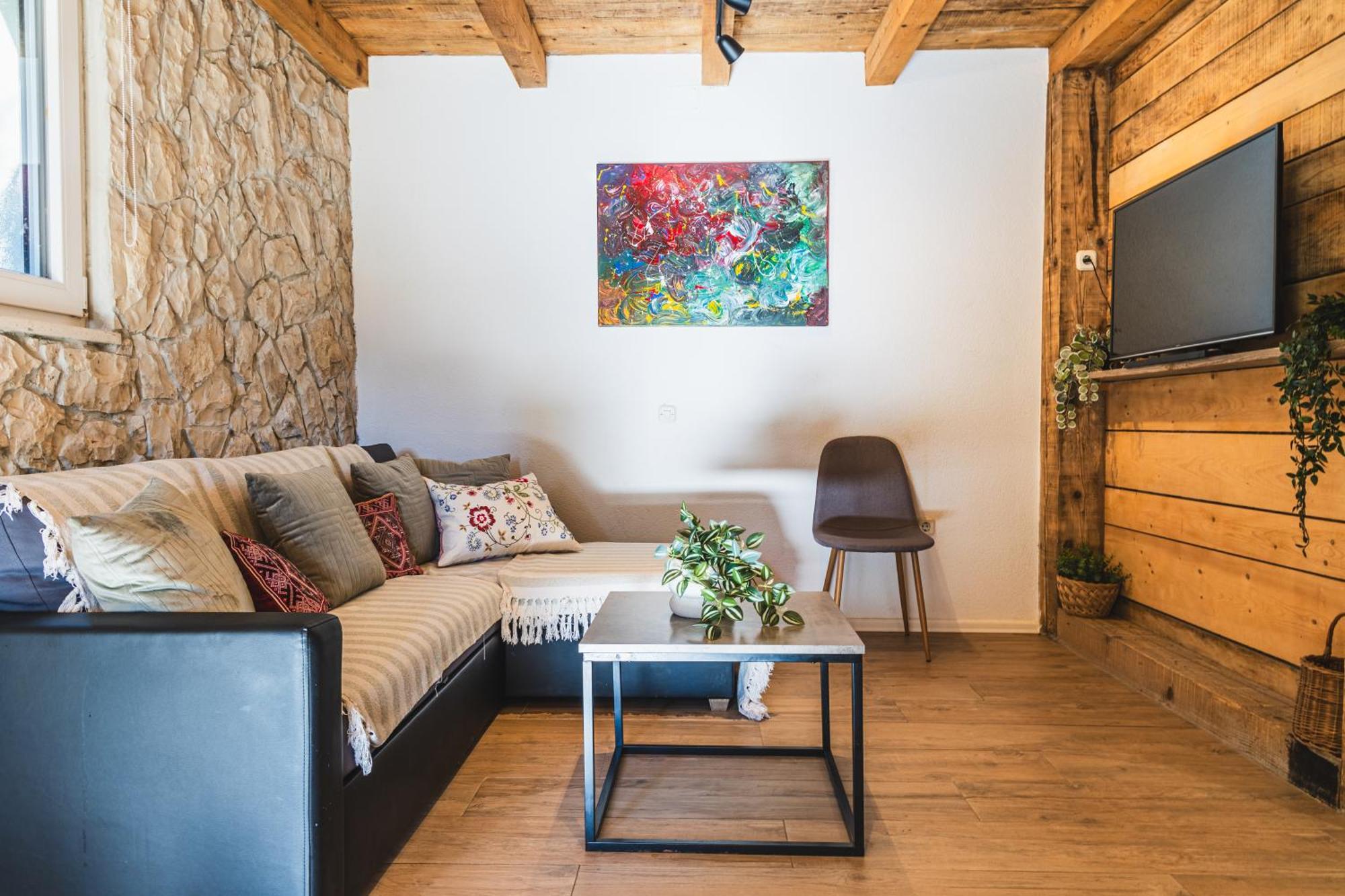 Country House Uros In Nature With Pool Lovorno Bagian luar foto